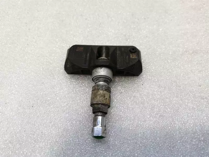 Mercedes-Benz A (W169) Mercedes W212 W205 Tyre Pressure Sensor A0045429718 TPMS Sensor Body type: Saloon
Fuel: Petrol