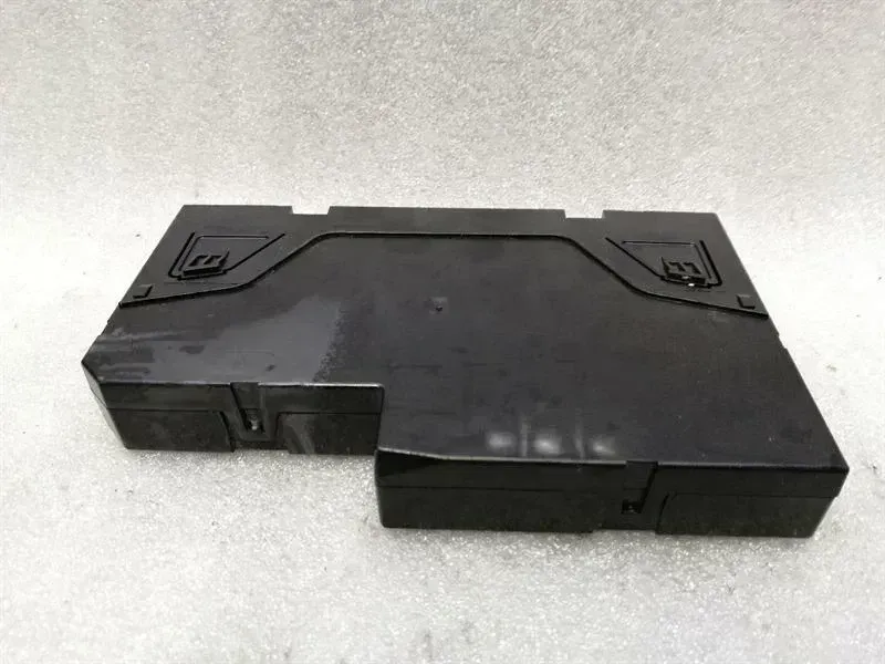 Mercedes-Benz A (W169) Mercedes E Class W212 W218 Fuse Box A2129001406 Fuse Box Body type: Saloon
Fuel: Petrol