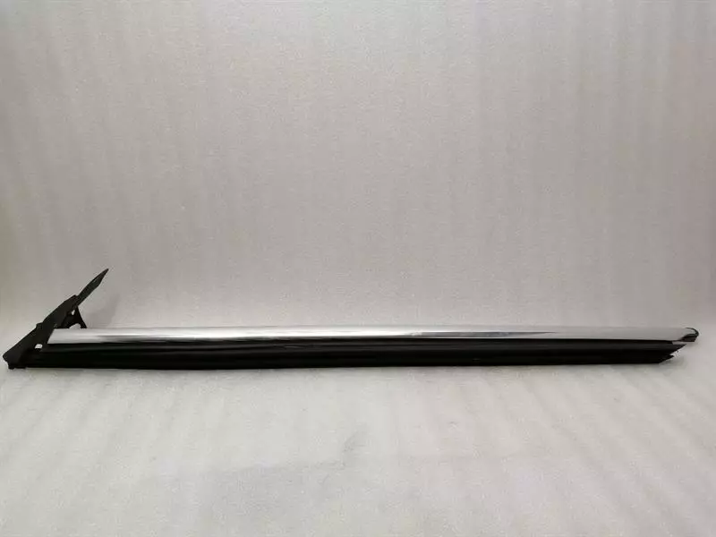 Mercedes-Benz A (W169) Mercedes CL W216 RRH Window Moulding A2166700238 Bar Rear Right Body type: Coupe
Fuel: Petrol