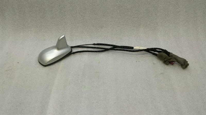 Mercedes-Benz CLS (C219) Mercedes CLS W219 Roof Antenna A2218205075 Roof Antenna GPS Body type: Saloon
Fuel: Petrol