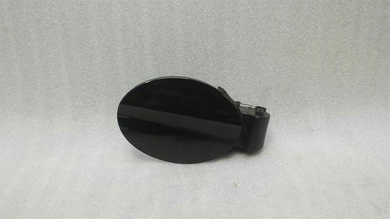 Mercedes-Benz CLS (C219) Mercedes W219 fuel filler cap A2196300082 fuel cap tank flap Body type: Saloon
Fuel: Petrol