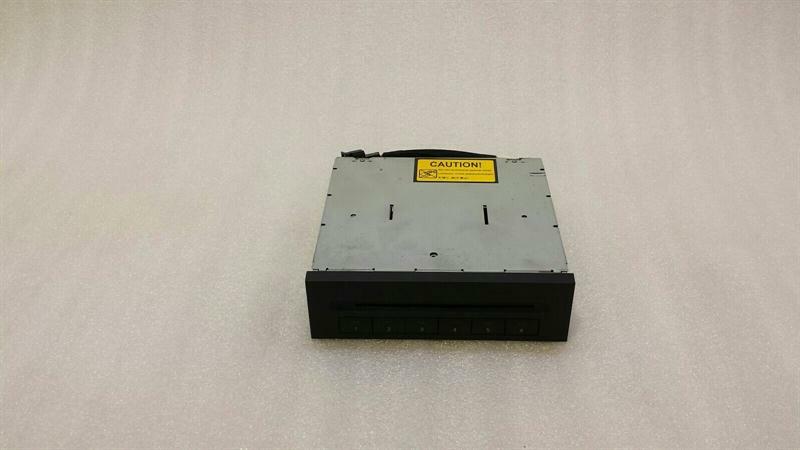 Mercedes-Benz CLS (C219) MERCEDES CLS W219 CD Changer A2118706189 CD Changer Body type: Saloon
Fuel: Petrol
