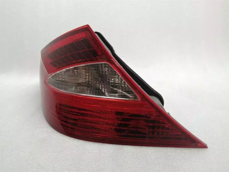 Mercedes-Benz CLS (C219) Mercedes CLS W219 Left Rear Light A2198200164 Rear Left Tail Light Body type: Saloon
Fuel: Petrol