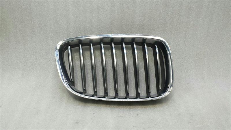 Mercedes-Benz CLS (C219) BMW 5 Series GT F07 Right Front Grille 7202110 Radiator Grille Right Body type: Saloon
Fuel: Petrol