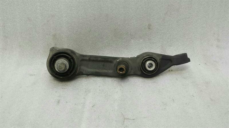 Mercedes-Benz CLS (C219) Mercedes CLS63 AMG W219 left front wishbone A2113309107 front left handlebar Body type: Saloon
Fuel: Petrol