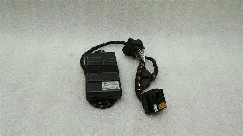 Mercedes ML W164 Multimedia Module B67824252 Control Unit iPod Interface
