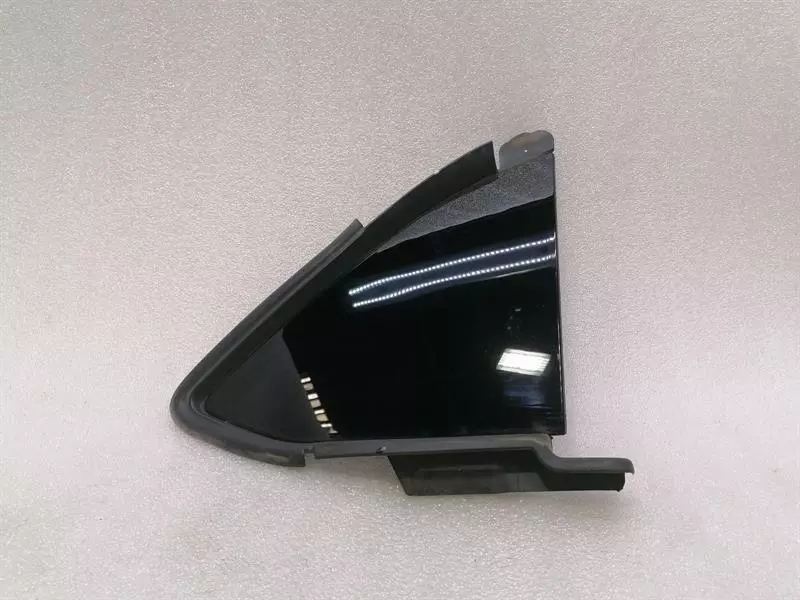 Chevrolet Corvette (C7) CHEVROLET CORVETTE C8 84755878 Pillar Door Applique Body type: Coupe
Fuel: Petrol
