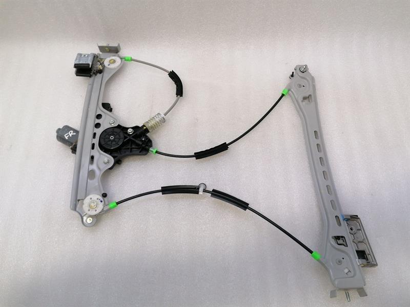 Chevrolet Corvette (C7) Chevrolet Corvette C7 Right Front Door Winder 84216131 Window Regulator Front Right