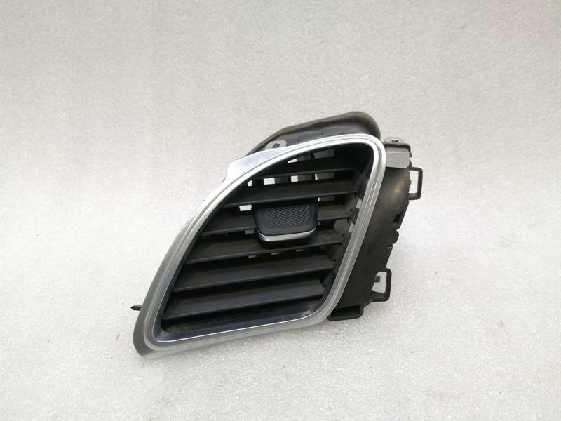 Chevrolet Corvette (C7) 2013-2020 Chevrolet Corvette C7 Z06 Air Vent 20989581 Vent Nozzle Vent Grille