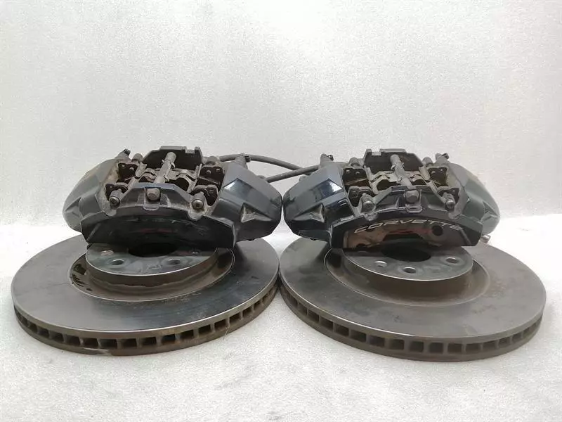 Chevrolet Corvette (C8) Chevrolet Corvette C8 brake caliper front set 84733235 brake caliper front set