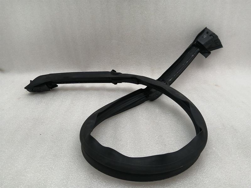 Chevrolet Corvette (C7) Chevrolet Corvette C7 84006190 Convertible Top Box Top Flap Weatherstrip