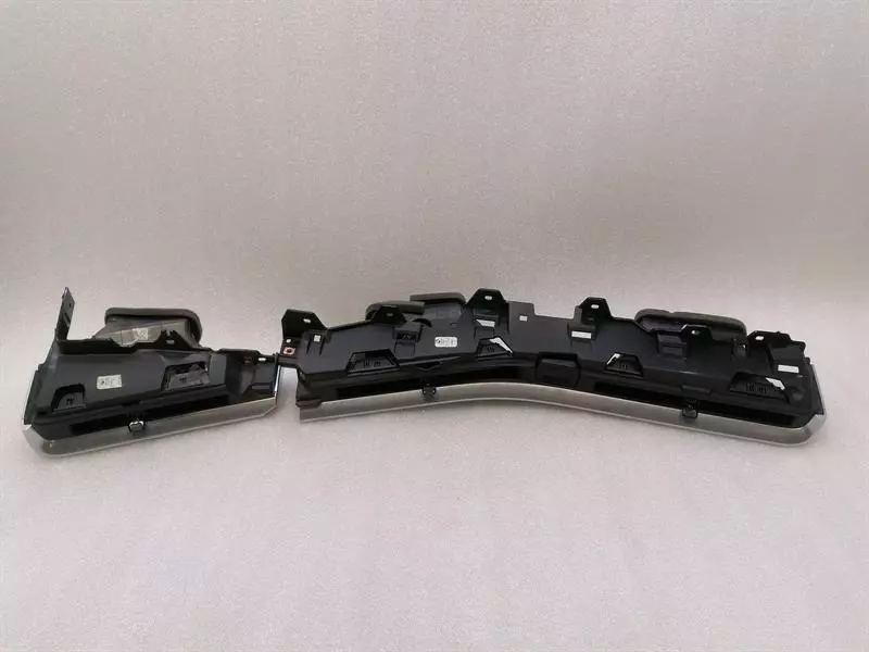 Chevrolet Corvette (C8) Chevrolet Corvette C8 Air Vent 84897407 Vent Nozzle Vent Grille