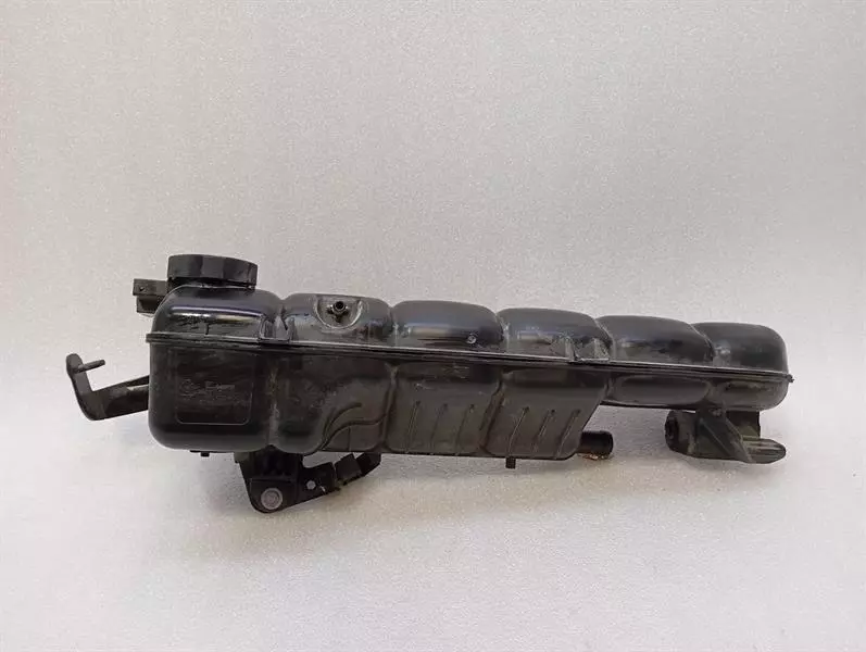 Chevrolet Corvette (C8) Chevrolet Corvette C8 Expansion Tank 84889157 Expansion Tank Coolant Body type: Coupe
Fuel: Petrol