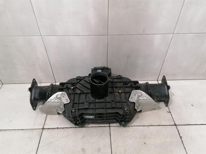 Chevrolet Corvette (C8) Chevrolet Corvette C8 Air Filter Box 85515962 Air Filter Box