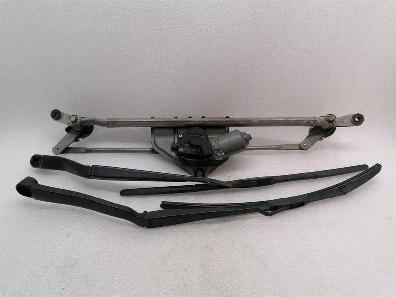 Chevrolet Camaro Chevrolet Camaro MK5 ZL1 Front Wiper Linkage 20955390 Wiper Motor Front Body type: Coupe
Fuel: Petrol