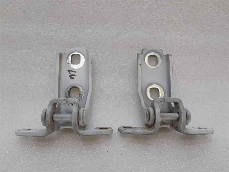 Chevrolet Camaro CHEVROLET MK5 ZL1 DOOR HINGE LEFT SET DOOR HINGE LEFT SET 13501712 Body type: Coupe
Fuel: Petrol
