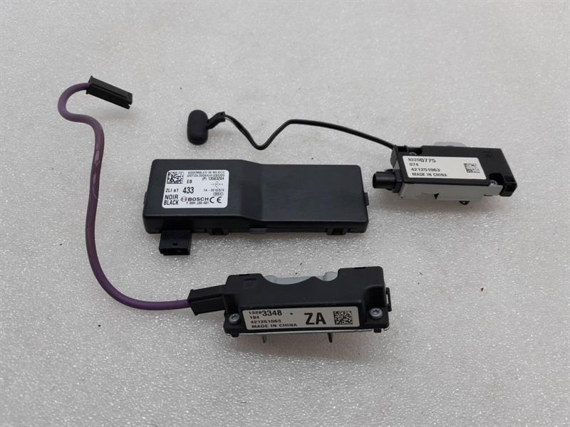 Chevrolet Camaro CHEVROLET CAMARO MK5 ZL1 AERIAL / ANTENNA KIT 13503204 AERIAL KIT Body type: Coupe
Fuel: Petrol