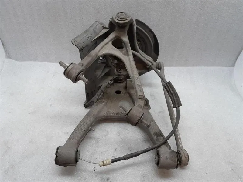 Chevrolet Corvette C7 Right Rear Hub 84506881 Wheel Bearing Housing Rear Right