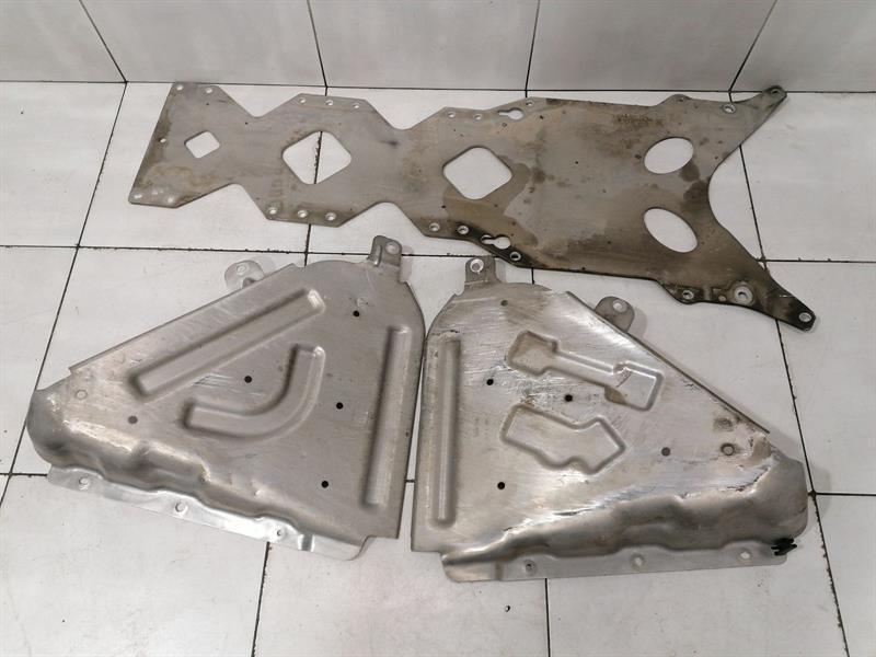 Chevrolet Corvette (C7) CHEVROLET CORVETTE C7 UNDERTRAY SET 84509295 UNDERBODY TRIM SET