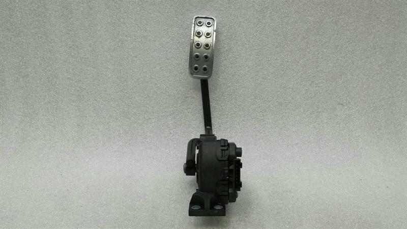 Bentley Continental GT, GTC, Flying Spur Gas Pedal (electrical) BENTLEY CONTINENTAL FLYING TRACK RHD Throttle P...