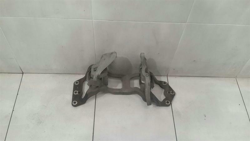 Bentley Continental GT, GTC, Flying Spur Gearbox mount Bentley Continental GT Gearbox Mount 3W0399263C...