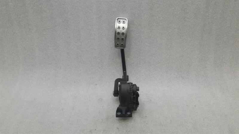 Bentley Continental GT Bentley Continental GT W12 RHD gas pedal (electrical) 3W2721503A right hand drive