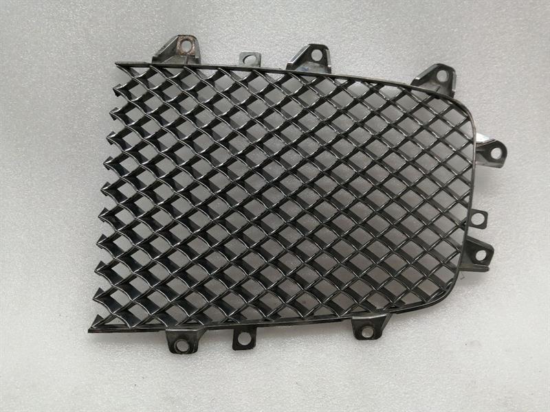 Bentley Continental GT, GTC, Flying Spur BENTLEY CONTINENTAL FLYING TRACK Left Front Grill 3W0853683D Radiator Grille Left Body type: Saloon
Fuel: Petrol