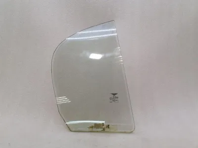 BENTLEY FLYING SPUR RRH Quarter Glass 8W5845216J Door Panel 1/4 Rear Re