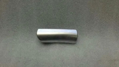 Bentley Continental GT dzinēja pārsega rokturis 3W0823533A rokturis dzinēja pārsega nolaišana