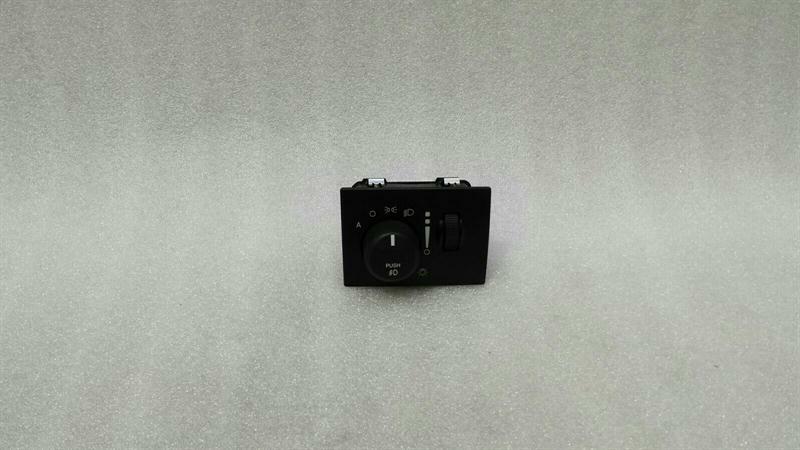 Dodge Challenger Dodge Challenger SRT headlight switch 68019789AE light switch Body type: Coupe
Fuel: Petrol