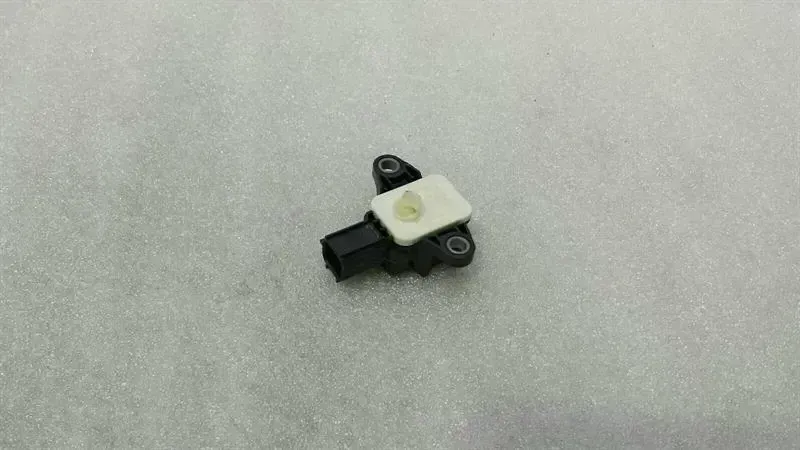 Dodge Challenger DODGE CHALLENGER SRT Crash Sensor 04896086AA Impact Sensor SRS Body type: Coupe
Fuel: Petrol