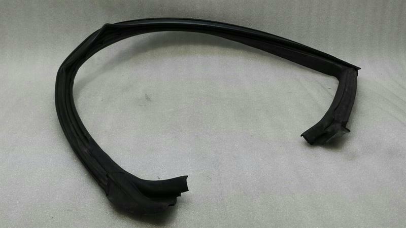 Dodge Challenger DODGE CHALLENGER SRT Left Door Seal 04575891AD Door Seals Left Body type: Coupe
Fuel: Petrol