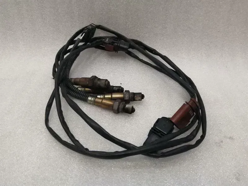 Bentley Continental GT, GTC, Flying Spur BENTLEY GT / FLYING TRACK LAMBDA SENSOR SET 07C906262BM lambda sensor SET Body type: Saloon
Fuel: Petrol