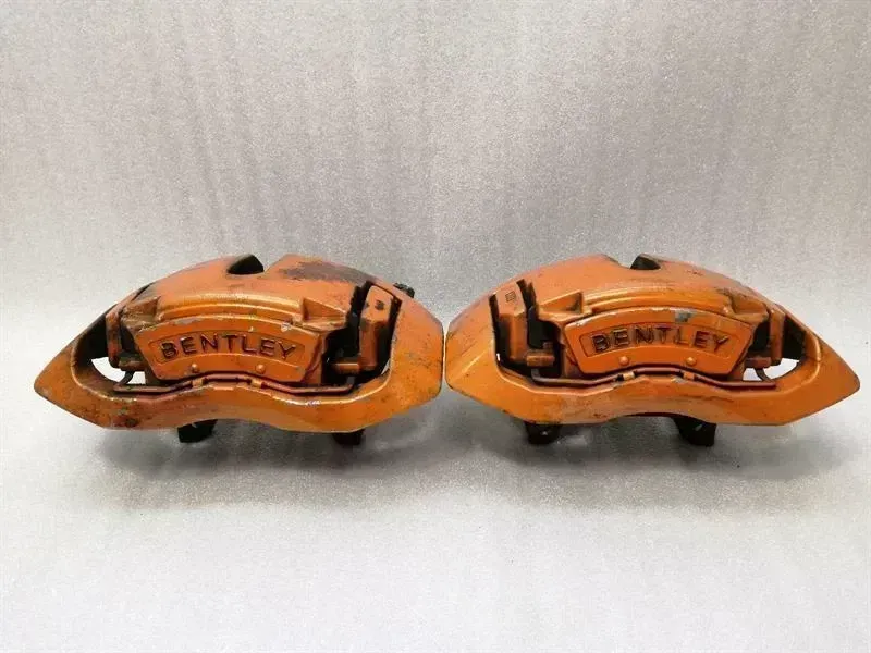 Bentley Continental GT, GTC, Flying Spur BENTLEY CONTINENTAL FLYING SPUR Front Caliper Set 3W0698479 Front Brake Caliper Body type: Saloon
Fuel: Petrol