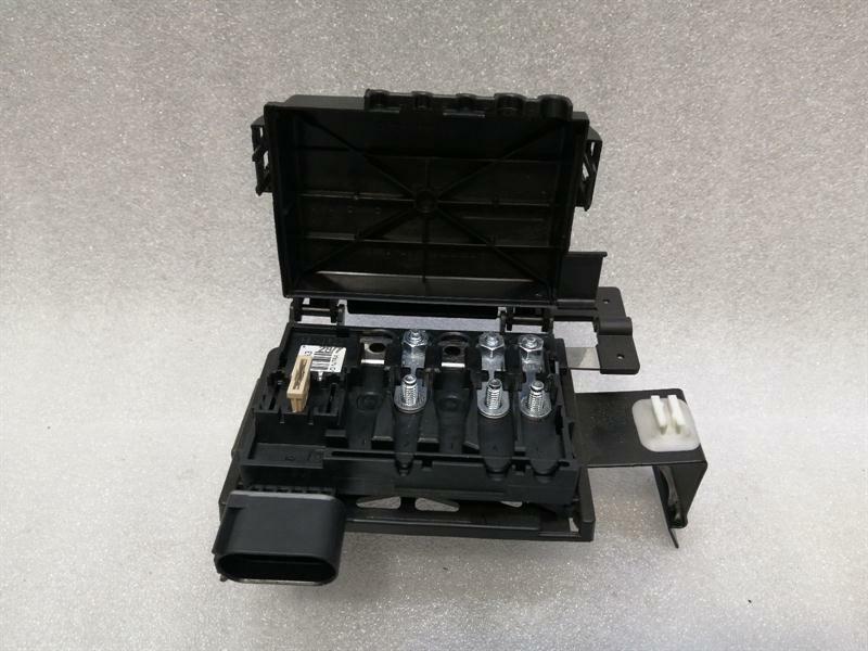 Bentley Continental GT, GTC, Flying Spur BENTLEY CONTINENTAL FLYING TRACK Fuse Box 3W0937506A Fuse Box Body type: Saloon
Fuel: Petrol