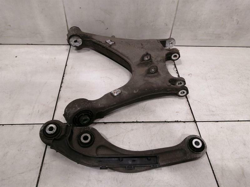 Bentley Continental GT, GTC, Flying Spur Bentley Flying Spur Right Rear Wishbone Set 4E0511512G Rear Right Wishbone Body type: Saloon
Fuel: Petrol