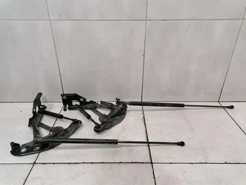 Bentley Continental GT, GTC, Flying Spur Bonnet Hinge LHS Bentley Continental GT W12 Bonnet Hinge Set 3W0...