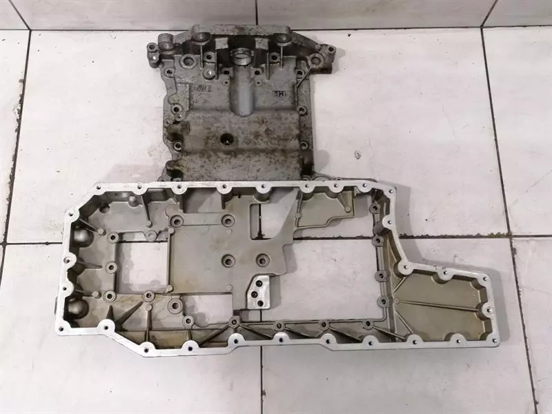 Bentley Continental GT 2024-... BENTLEY CONTINENTAL GT W12 Oil Sump 07C103805A OIL TUB W12