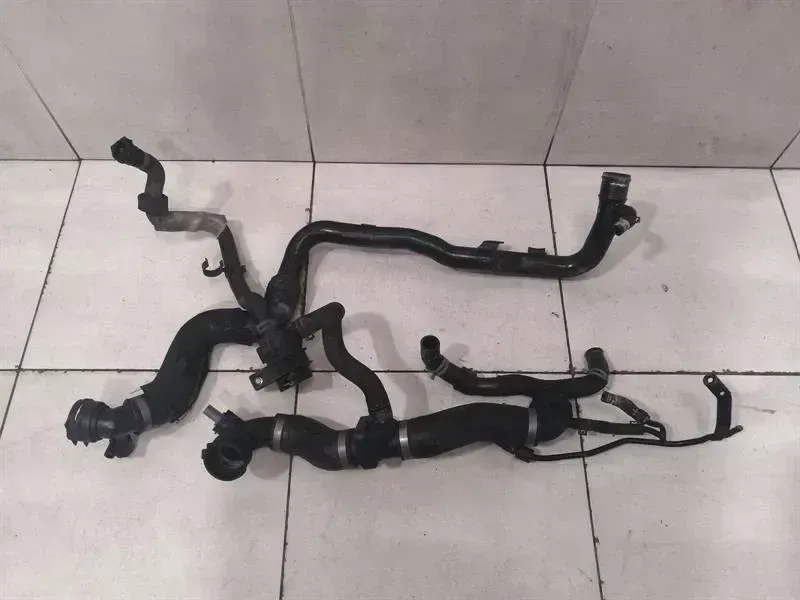 Bentley Continental GT 2024-... Bentley Continental GT W12 Cooling Pipe 3W0122101A Cooling Water Hose Hose
