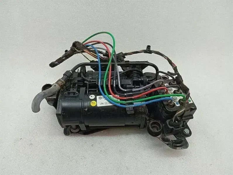 Bentley Continental GT, GTC, Flying Spur Bentley Continental W12 Air Suspension Pump 3D0616005K Supercharger Air Suspension Body type: Coupe
Fuel: Petrol