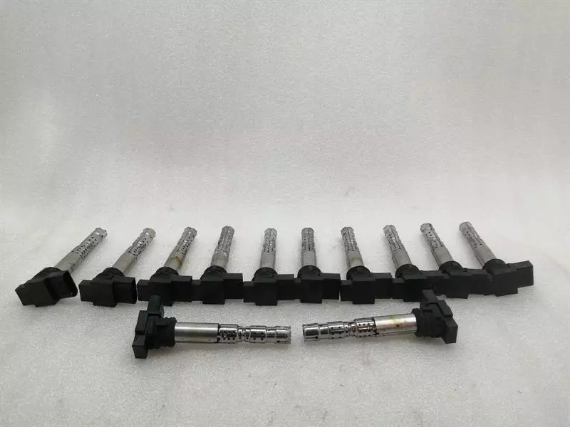 Bentley Continental GT, GTC, Flying Spur BENTLEY CONTINENTAL FLYING TRACK Ignition Coil 07C905115J Ignition Coil Set W12 6.0 Body type: Saloon
Fuel: Petrol