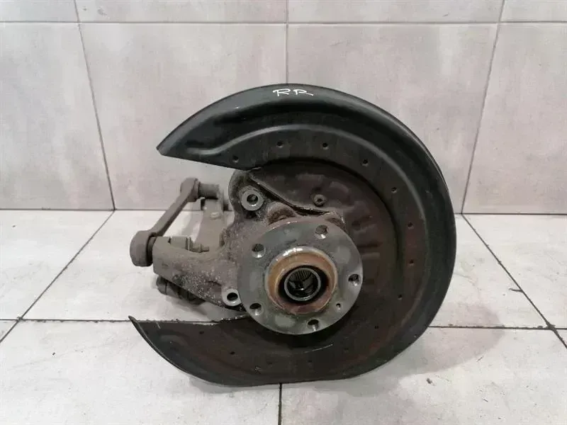 Bentley Continental GT, GTC, Flying Spur Right Rear Hub BENTLEY FLYING TRACK 13-19 Right Rear Hub 4W050...