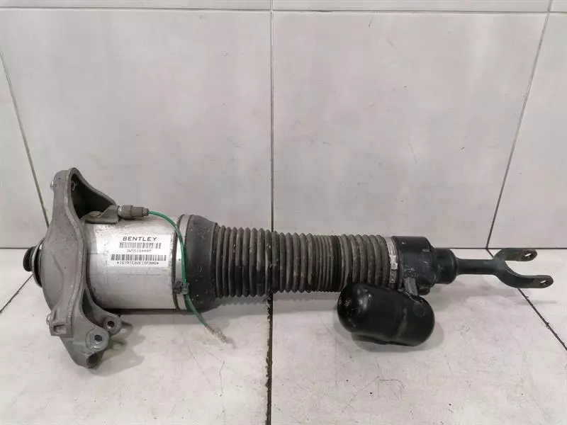 Bentley Continental GT, GTC, Flying Spur Bentley flying track shock absorber front 3W5616040M shock absorber front right Body type: Saloon
Fuel: Petrol