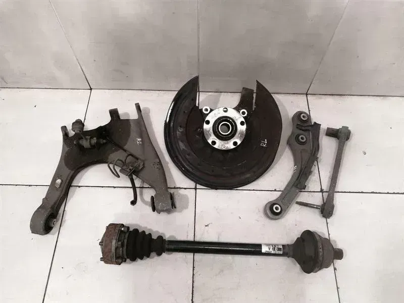 Bentley Continental GT, GTC, Flying Spur Left Rear Hub BENTLEY CONTINENTAL GT W12 Left Rear Hub 3D0505...