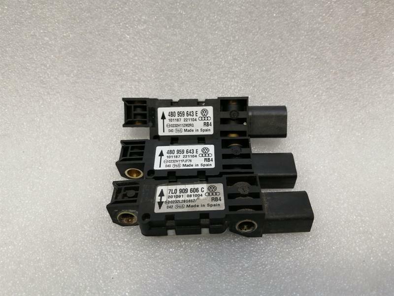 Bentley Continental GT BENTLEY CONTINENTAL GT W12 Crash Sensor Set 4B0959643E Impact Sensor