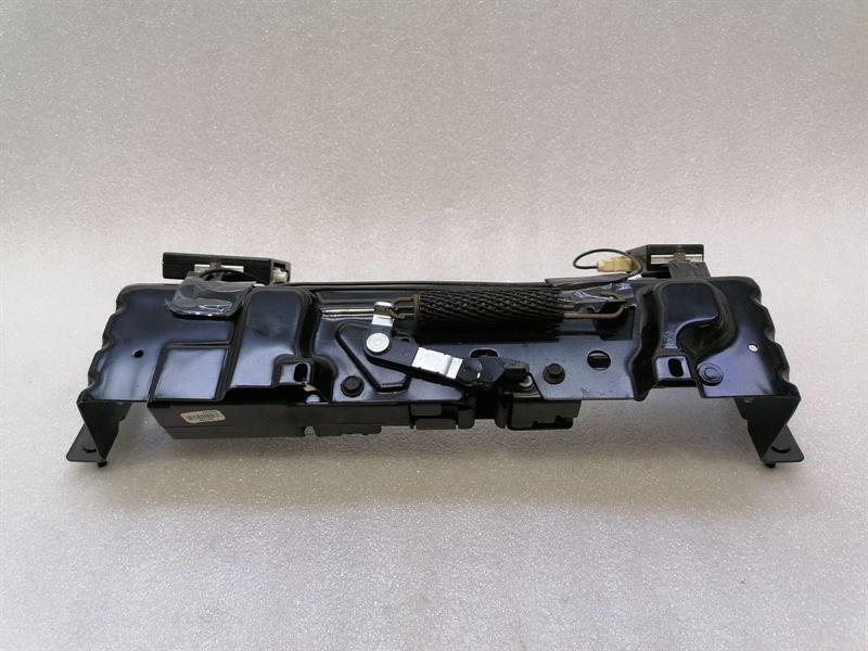 Chevrolet Corvette (C6) Chevrolet Corvette C6 boot lock 15220345 tailgate lock