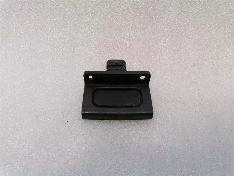 Chevrolet Corvette (C6) Chevrolet Corvette C6 10446243 Door Opener Switch 10446243 Door Opener Switch