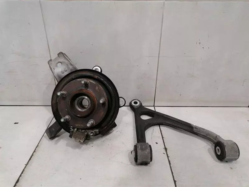 Chevrolet Corvette (C6) Chevrolet Corvette C6 Right Rear Hub 88965637 Wheel Bearing Case Rear Right