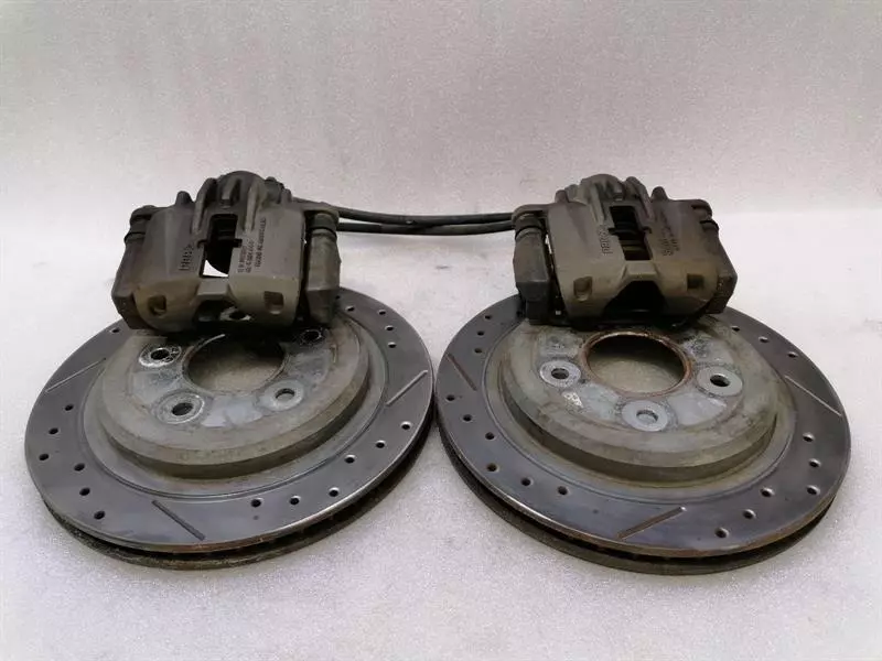 Chevrolet Corvette (C6) Chevrolet Corvette C6 rear brake caliper 19208041 brake caliper rear set Body type: Coupe
Fuel: Petrol
