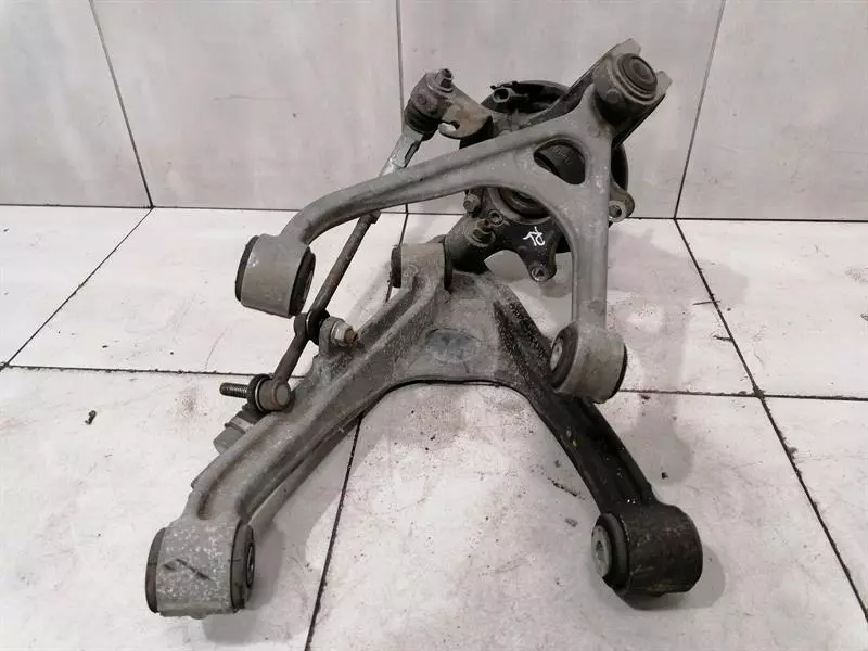 Chevrolet Corvette (C6) Chevrolet Corvette C6 Left Rear Hub 88965638 Wheel Bearing Case Rear Left Body type: Coupe
Fuel: Petrol